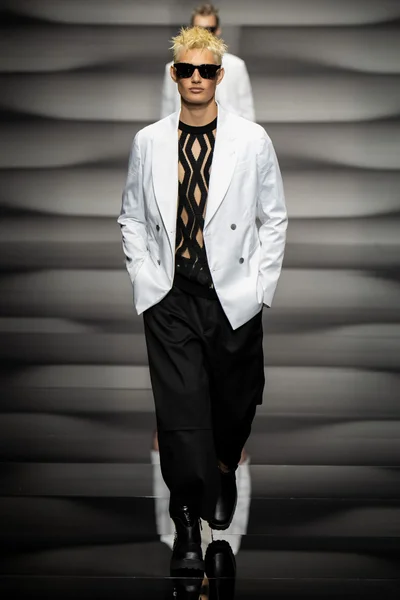 Look 38